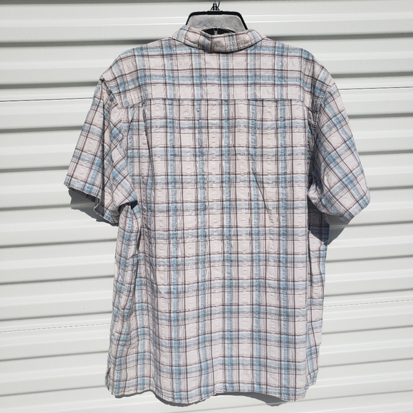 Columbia like new plaid short sleeve button down - Picture 8 of 8